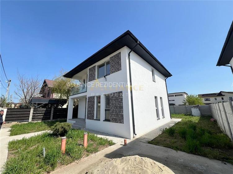 Vila Individuala - 5 camere-3 bai-Strada Miorita-500 M  de STV - 5