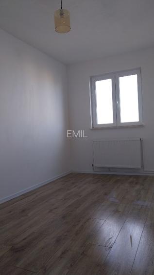 Particular vând apartament cu  două camere - 3