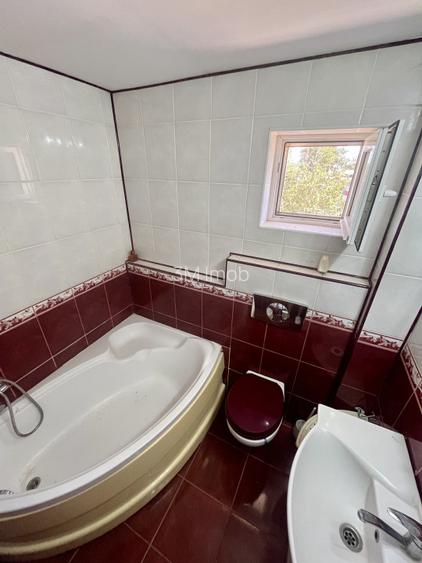 Casa de vanzare Frumusani - Spatiu Comercial la Parter - 25 min de Bucuresti  - 9