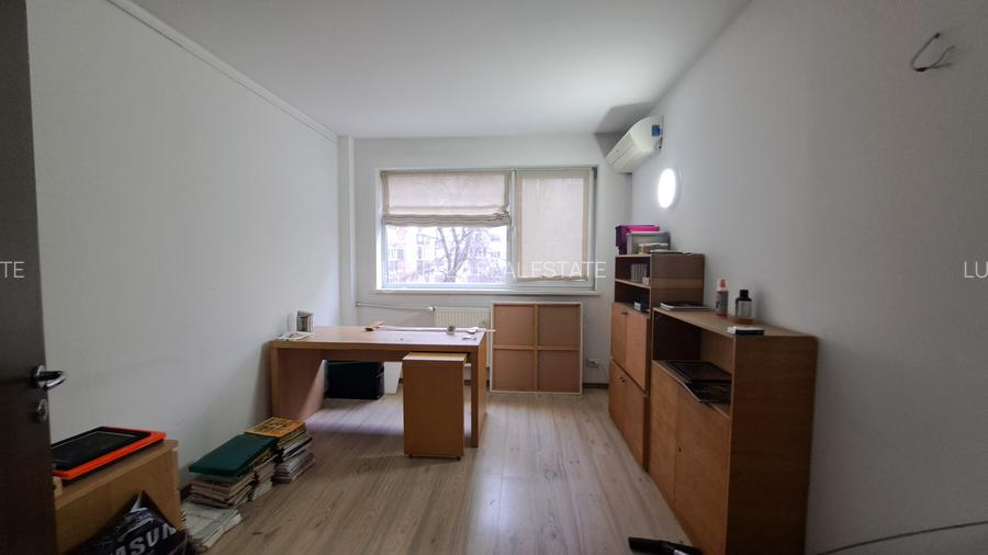 Apartament 3 camere, renovat, poziție retrasă (nu la bulevard) – Metrou 500 m - 56