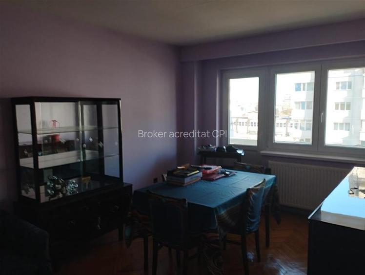 3 camere decomandate centru - 13