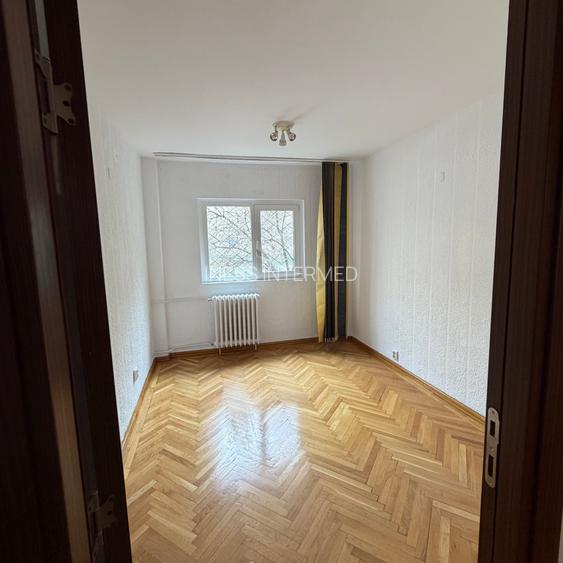 13 Septembrie intersectie cu Panduri , parter, nemobilat, 68mp - 4