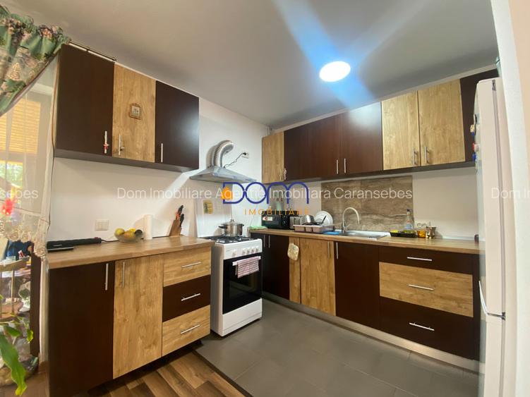 Vila spatioasa recent construita - 3