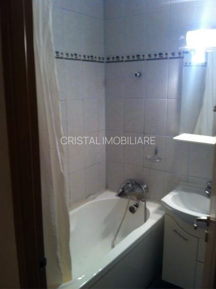 Apartament 2 camere decomandat, etaj 4, renovat, metrou 1 Decembrie 1918 - 6