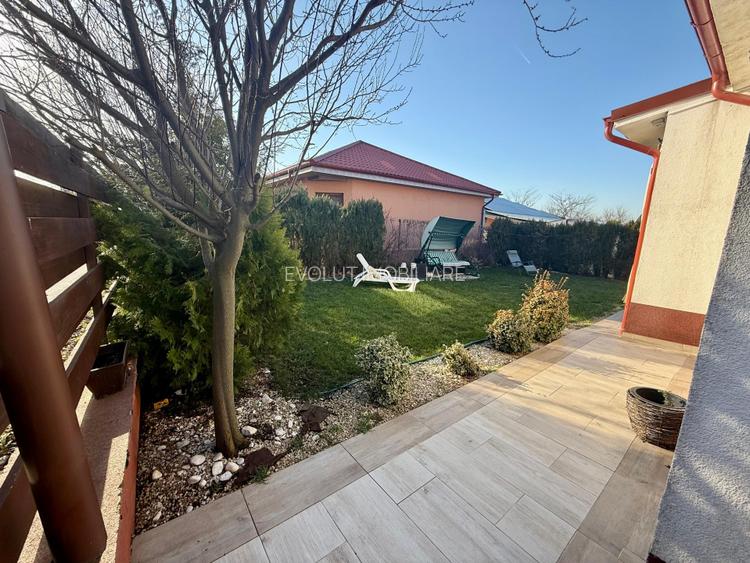 Casa moderna cu 4 camere, garaj 3 masini, curte amenajata – Valu lui Traian - 24