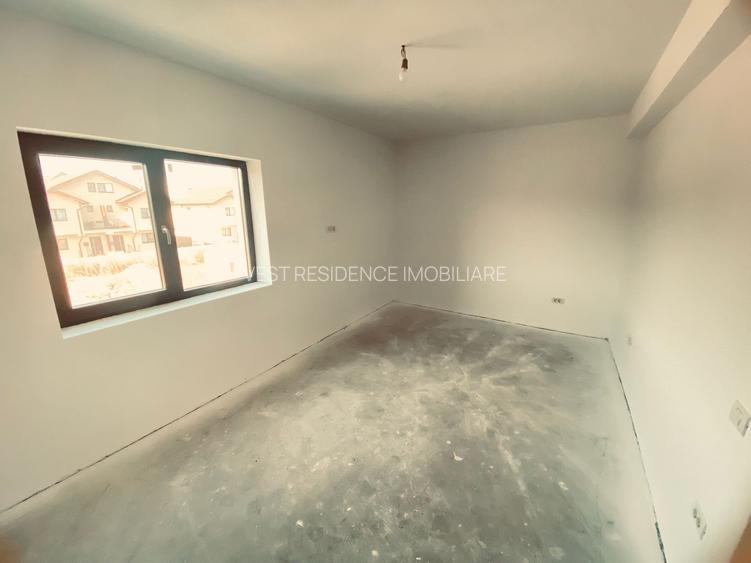 Duplex cu 4 camere si mansarda. Curte 250 mp. Comision 0 - 14