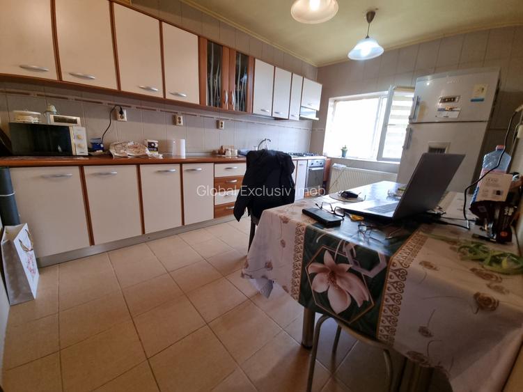 Vila individuala 6 camere, 4 bai, Strada Amurgului, Metrou Leonida - 16