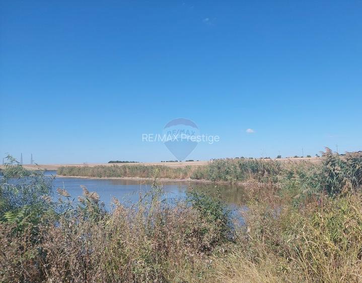Oportunitate dezvoltare: 10.032 mp cu front la lac, lotizat - 3