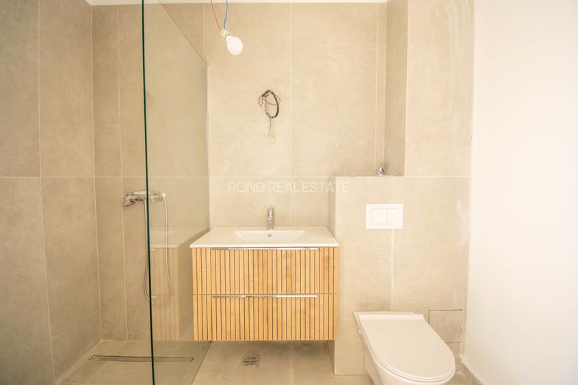 Vila alipita,finalizata, impecabil executata, teren 350mp, preechipare AC - 5