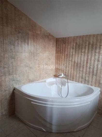 Vila de vanzare cu acces padure in spatele casei si aproape de centrul comercial - 8