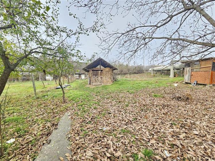 Izvoare - teren intravilan - 1.365mp -  dubla deschidere - 2