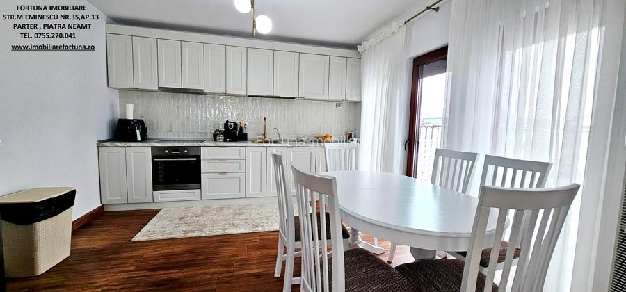 Proprietate D-va Rosie, Casa cocheta, camin de suflet - 3