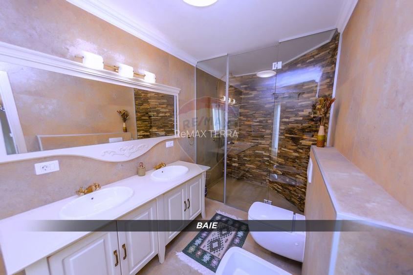 DE VANZARE Casa de Familie cu Piscina si Mult Spatiu Exterior - 20