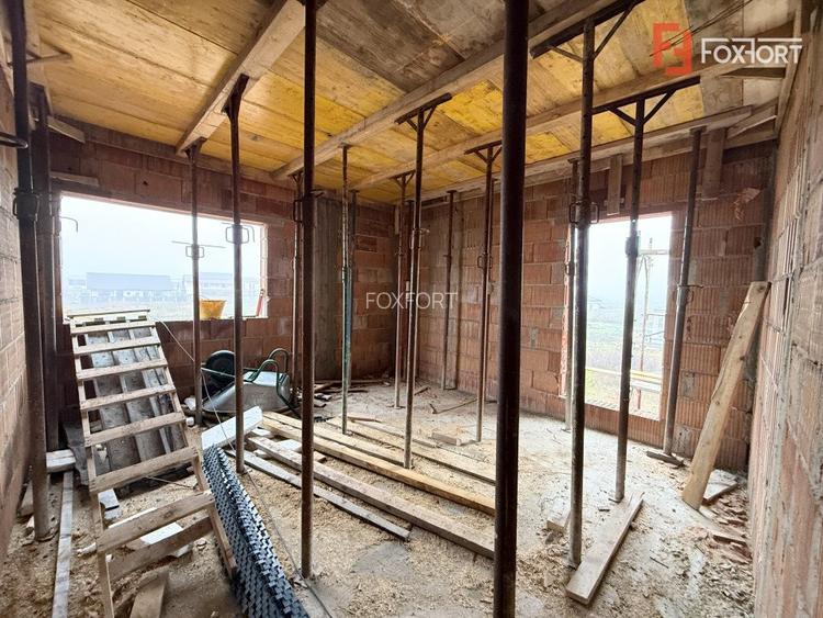 Duplex cu 3 camere si teren de 247 mp de vanzare in localitatea Sacalaz - 9