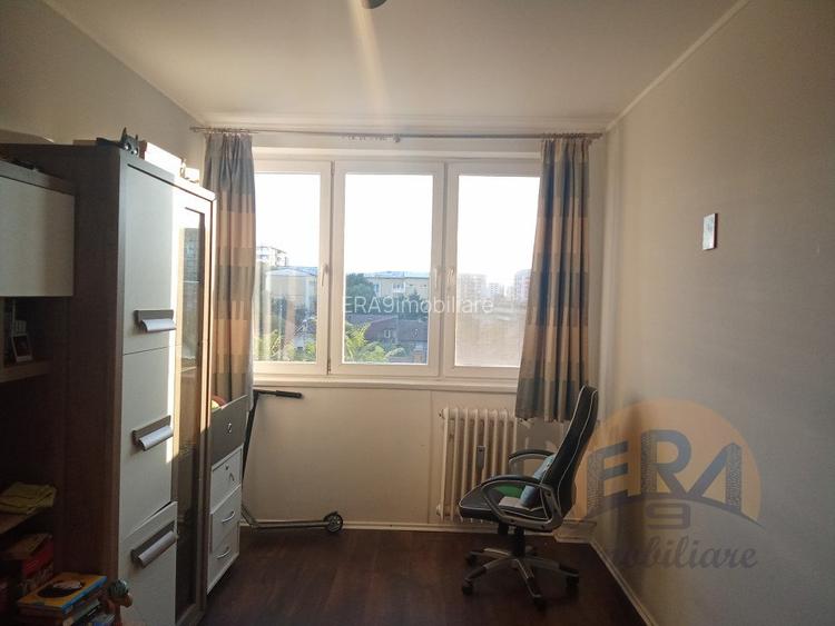 Apartament 4 camere,Bloc reabilitat ,Decebal, Str. Splaiul Crisanei - 5