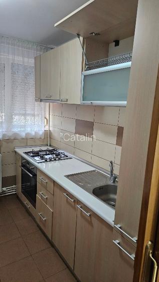 Persoană fizică ofer spre vânzare apartament cu 2camere situat  într-o zonă foar - 9