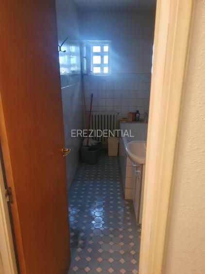 Apartament spatios -4 camere-decomandat-Bulevardul Unirii –Palatul Parlamentului - 8