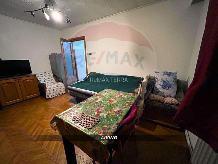 DE VANZARE: Apartament cu 2 camere în zona Independentei - 5