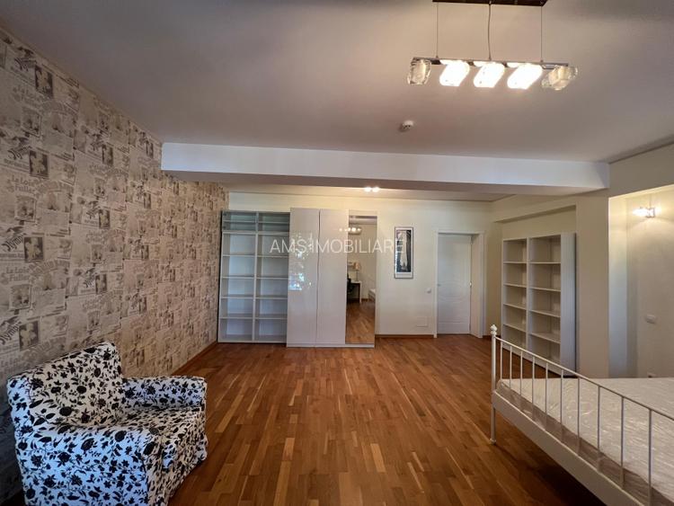 VILA DEOSEBITA / SPATII GENEROASE / CURTE PROPRIE - 27