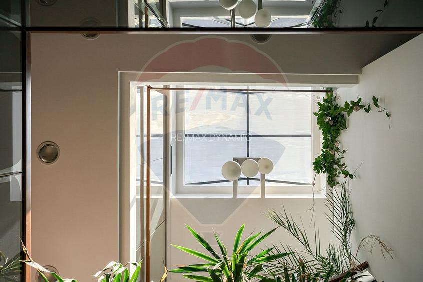 Clădire de birouri Micalaca pe principală, vad si vizibilitate sporită - 17