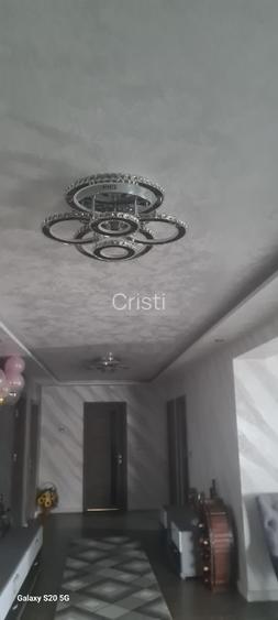 Casa de vanzare  3 camere - 8