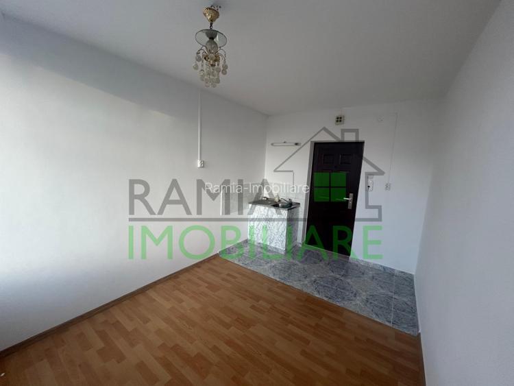 Garsoniera tip Camera Tractorul, etaj intermediar ideala pentru investitie - 3