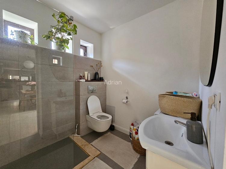 Apartament superb cu 3 camere si terasa generoasa, Victoriei  - 12