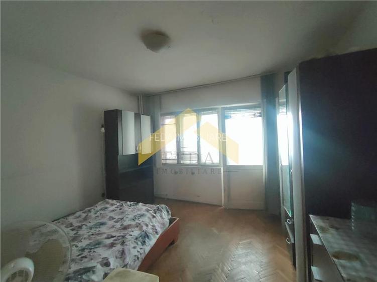 Apartament 3 camere de vanzare zona Intim - 3