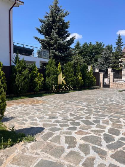 Vila individuala 4 camere, teren 1000 mp, 4 cam, 5 bai, curte, parcari, Pipera