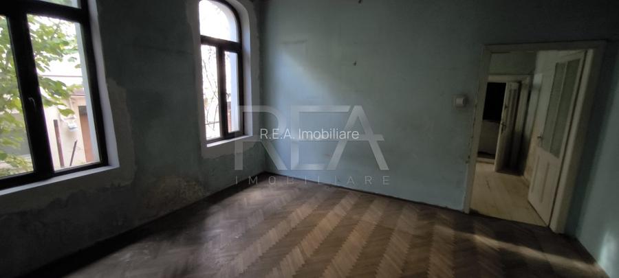 Casa cu 9 camere, Parcul Carol - 4