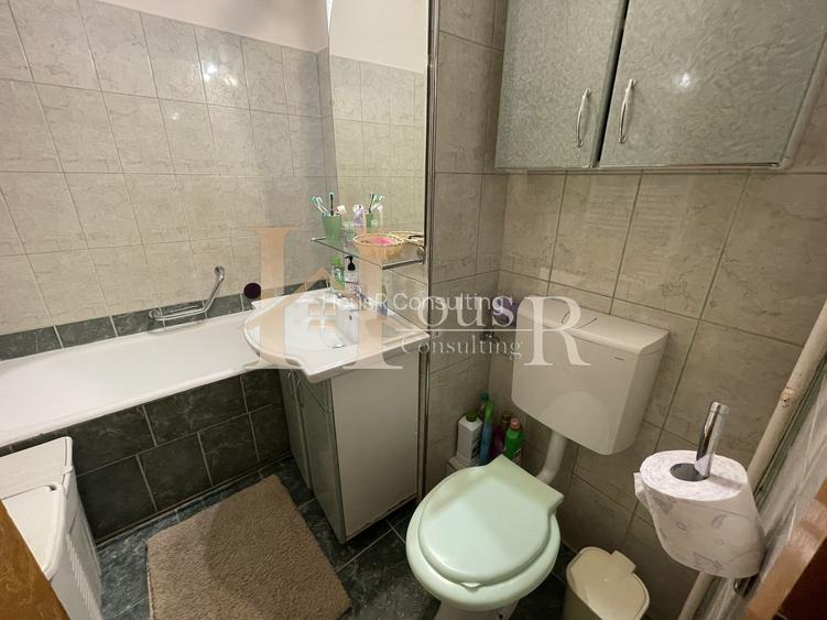 Aproape de Complexul Studentesc. Decomandat. 2 bai. Centrala proprie - 12