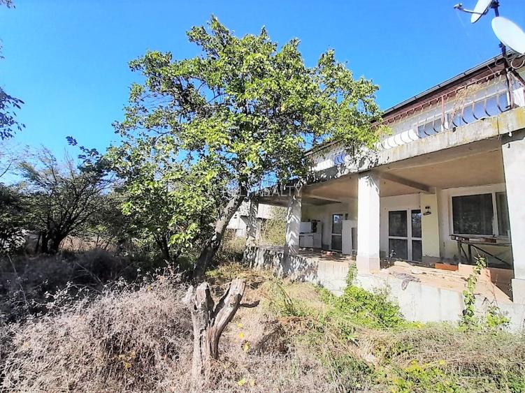 Vanzare vila P+1, Loc. Sinesti, teren: 4.065 mp, langa lac, comision 0% - 9