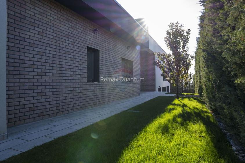 Casă / Vilă cu 5 camere de vânzare în zona Dealuri Oradea - 36