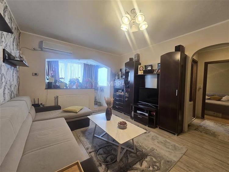 De vanzare apartament 2 Camere str Cornisa zona Scoala 10 - 3