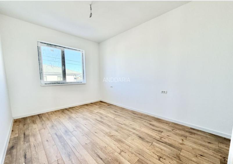 Duplex P+E finalizat cu asfalt si utilitati - 4