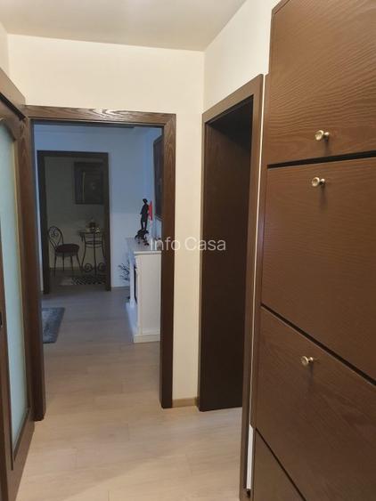 Ofer de inchiriat 3 camere - 6