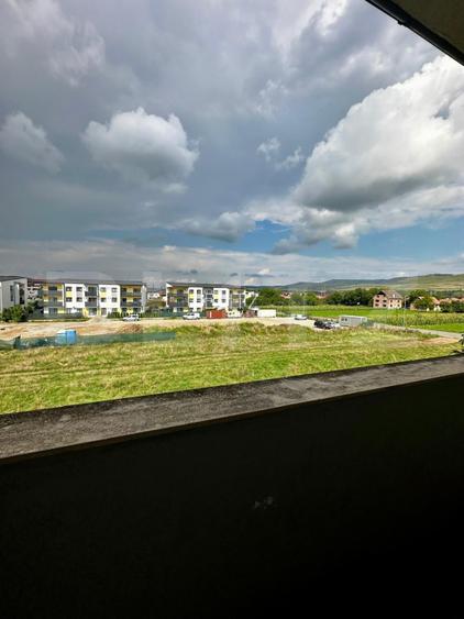 Apartament mobilat utilat, 3 camere, 2 bai, 2 parcari, zona Terra - 7