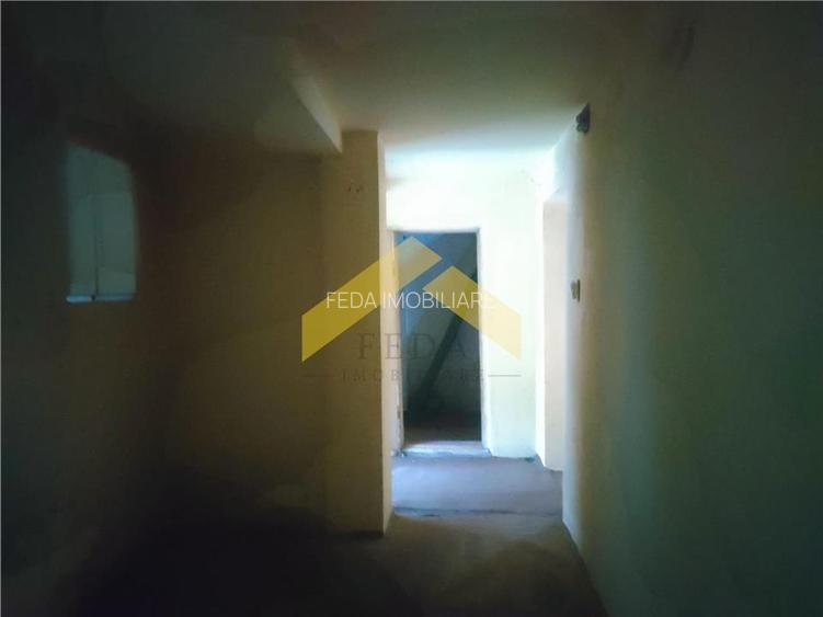 Casa cu teren 1757 mp in Sambateni de vanzare - 13