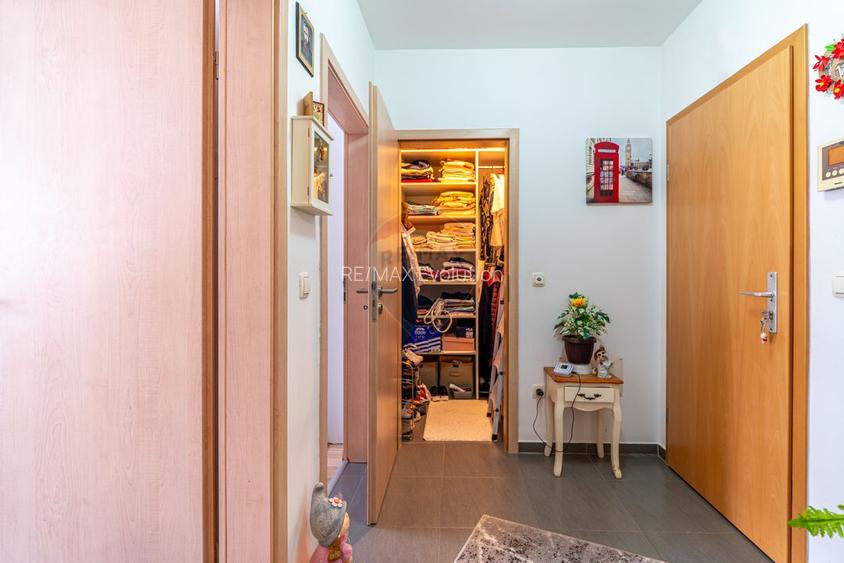 Apartament cu 2 camere de vânzare în Avangarden Tractorul, Brașov - 13