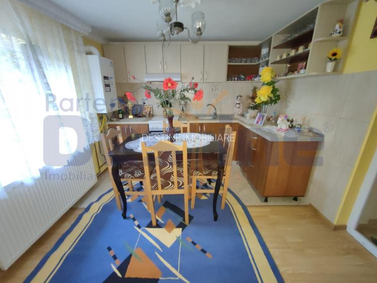 Casa batraneasca modernizata 74 mp + 73 mp anexe teren 585mp - 12