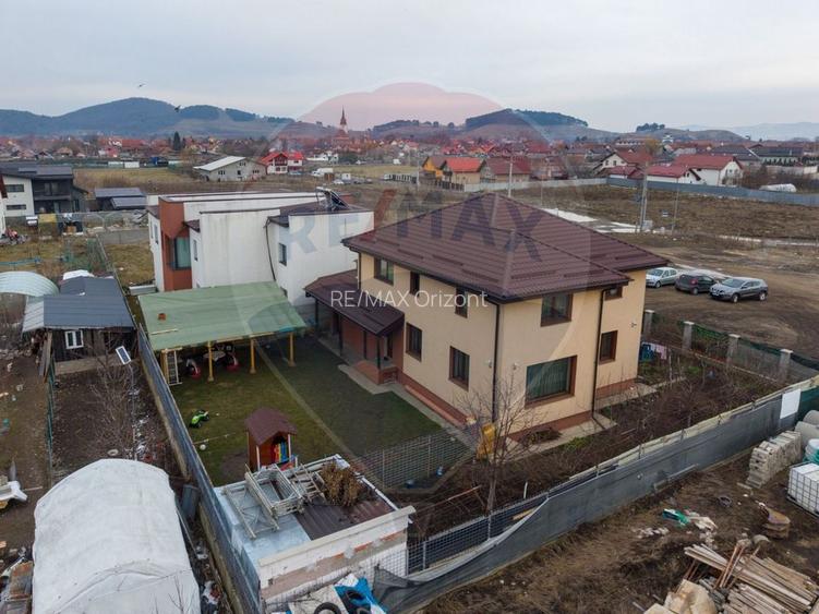 Acasa incepe aici-5 camere,curte 500mp si garaj in Sanpetru - 31