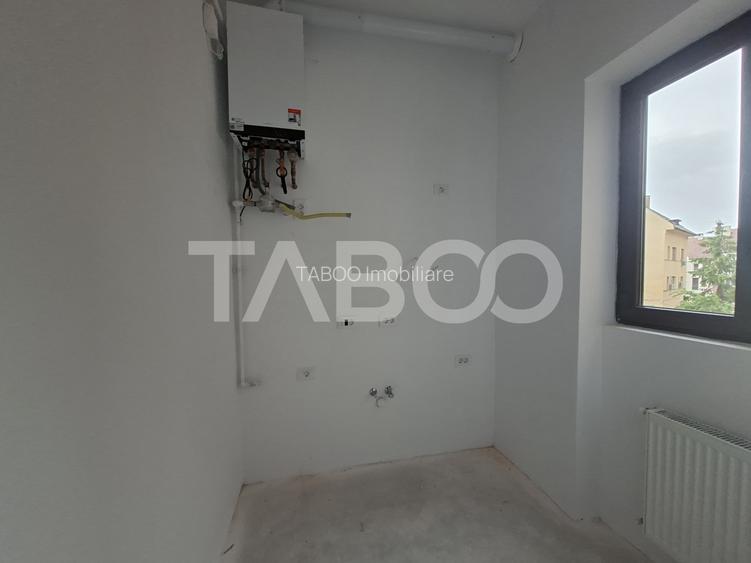 Garsoniera decomandata de vanzare in zona Centrala - cladire renovata - 2
