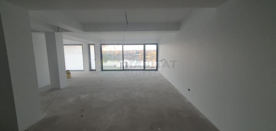 Vilă Spațioasă cu Vedere Superbă la Lac – Ghermănești Confort, Eleganță și Intim - 4