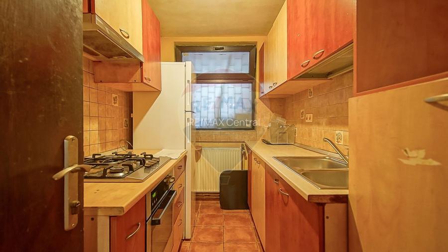 Casă / Vilă cu 12 camere de vânzare în zona Astra - 21