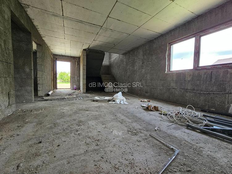 Casă de vânzare în Lazuri – aproape de lacuri, aproape de liniște, de - 4