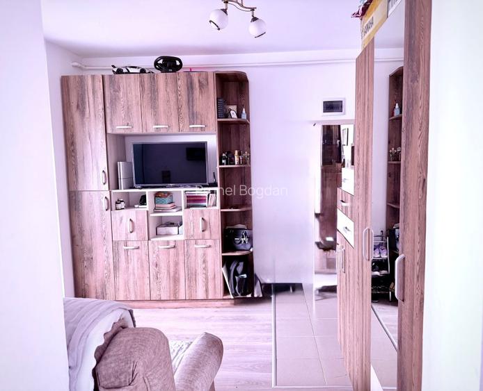 Proprietar, vand apartament cu 2 camere, zona Turnisor - 2