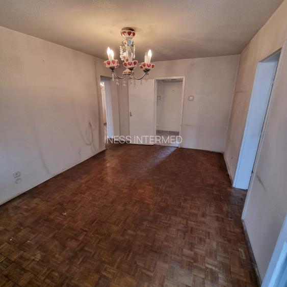 COMISION 0% UNIVERSITATE, AP 4 CAM, BD. N. BALCESCU, IMOBIL STRADAL, AN 1961 - 8