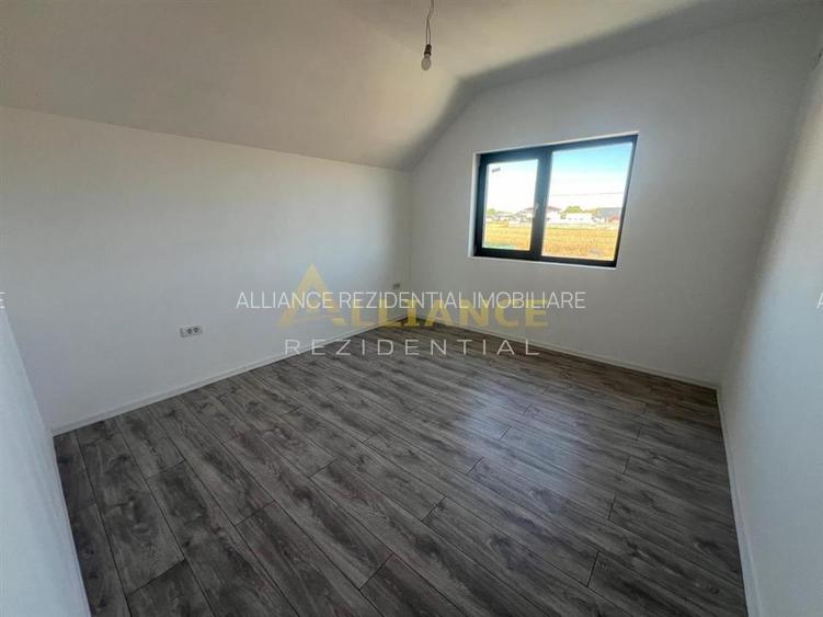 Vila individuala -4 camere -3 bai -425mp teren- str asfaltata-incalzire pardosea - 2