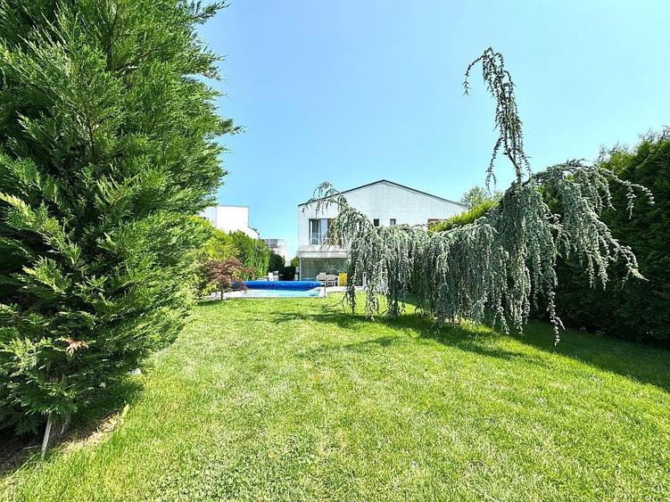 Vilă cu Piscina in Tunari - 26