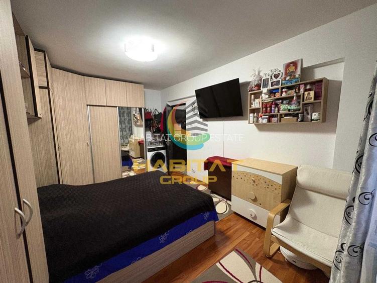 Apartament de Vanzare - 3 Camere - 4